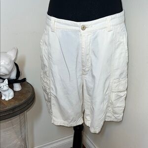 Tommy Bahama Creme Relax Fit Cargo Shorts Sz.32